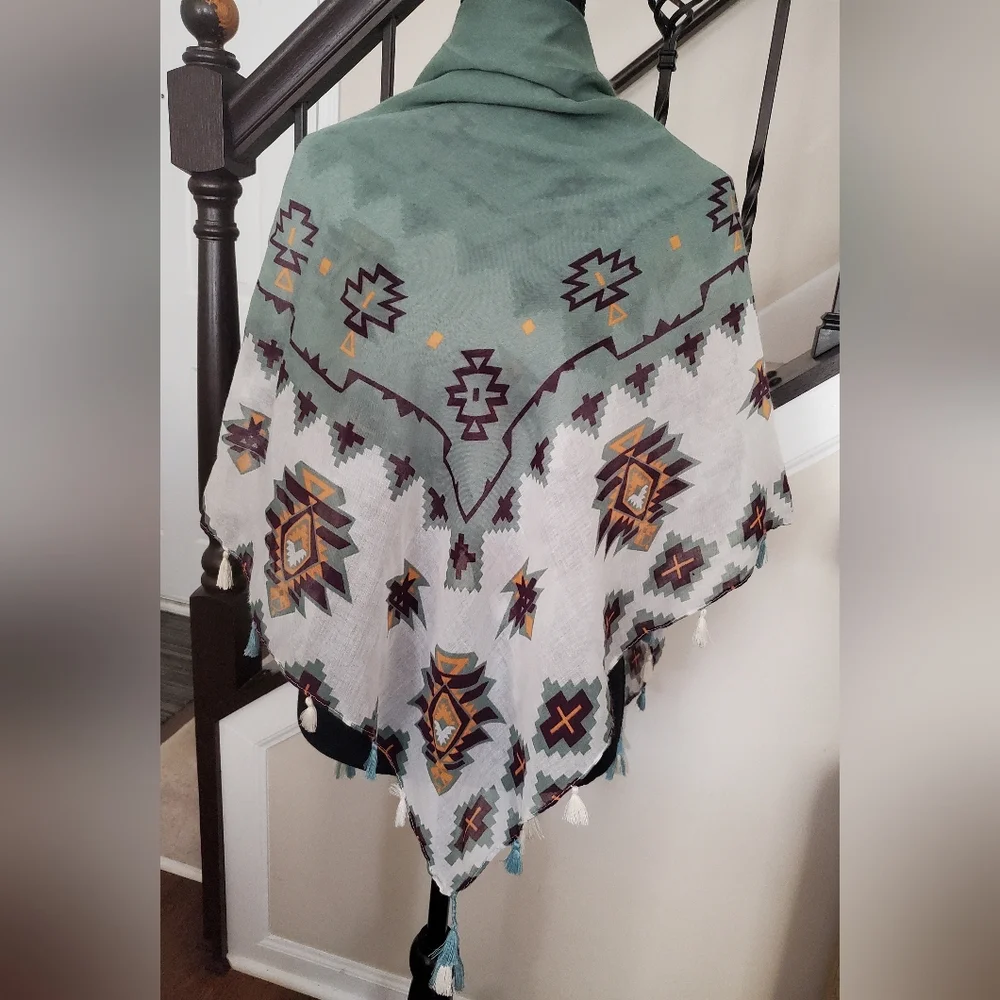 MAD STYLE Tassel Scarf